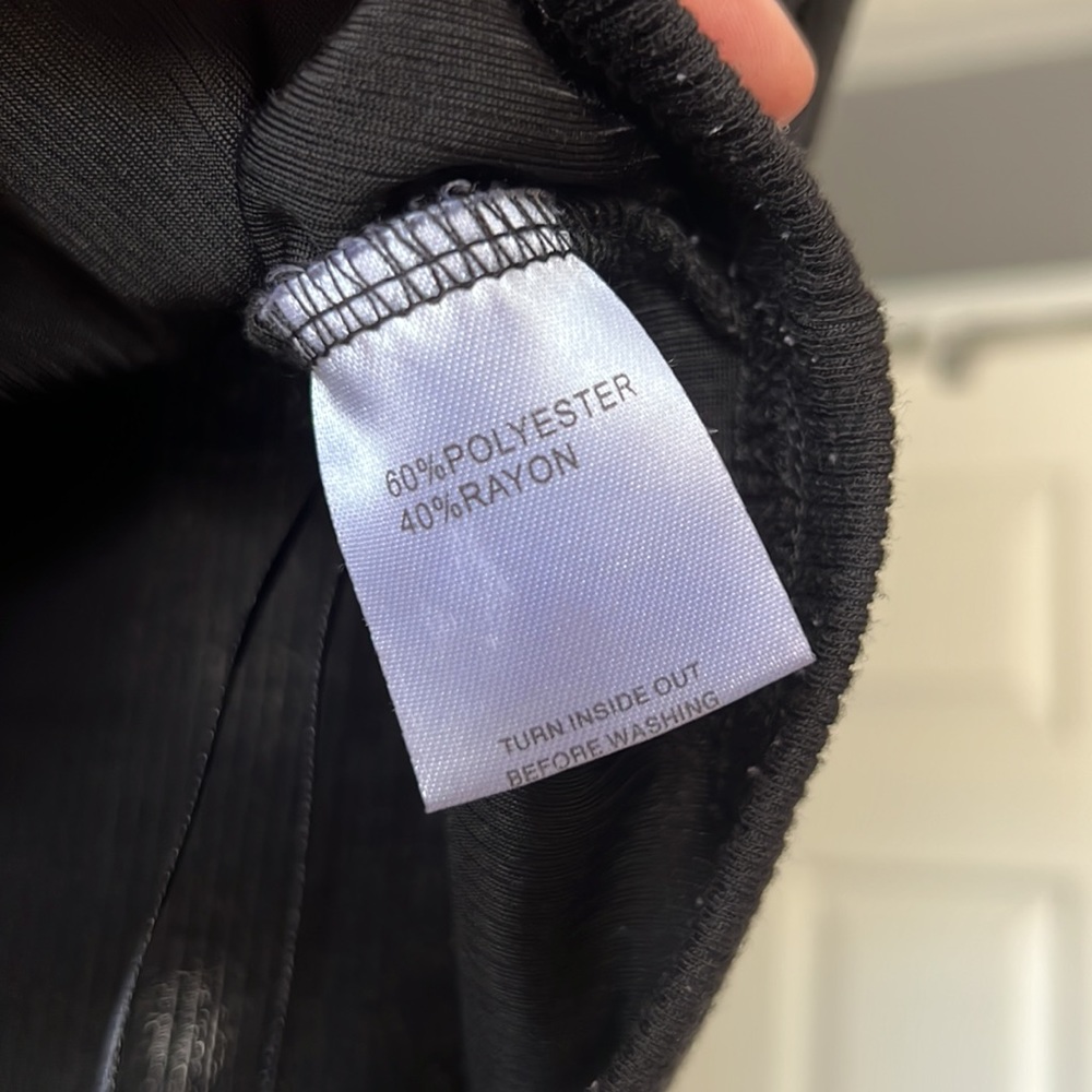 SABO Skirt barely worn, like new, black knit sleeveless top - Picture 3 of 4